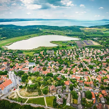 Papoula Vendeghaz Tihany